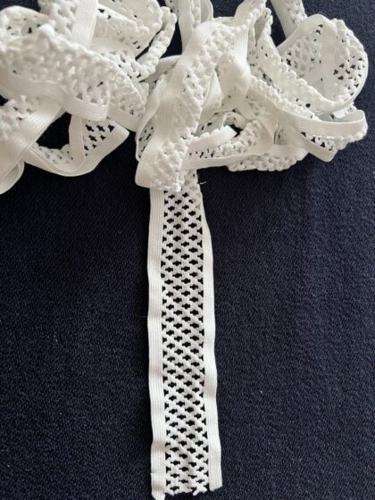 404 ELASTIC LACE TRIMMING